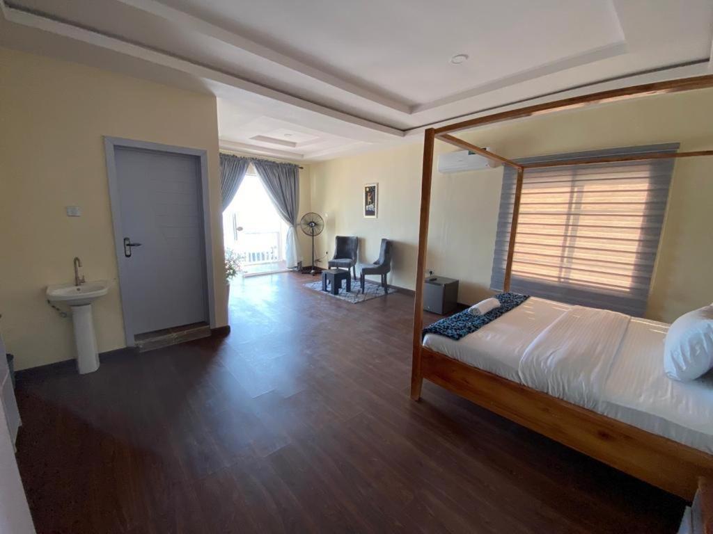 Oceanfront Wavecrest Hotel Lekki Exterior photo